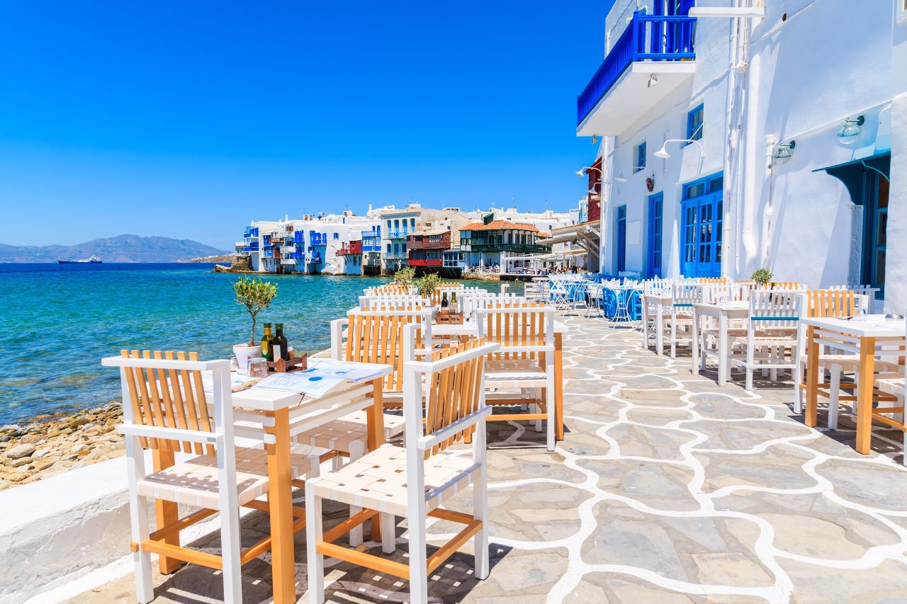 Taverne an der Küste von Mykonos