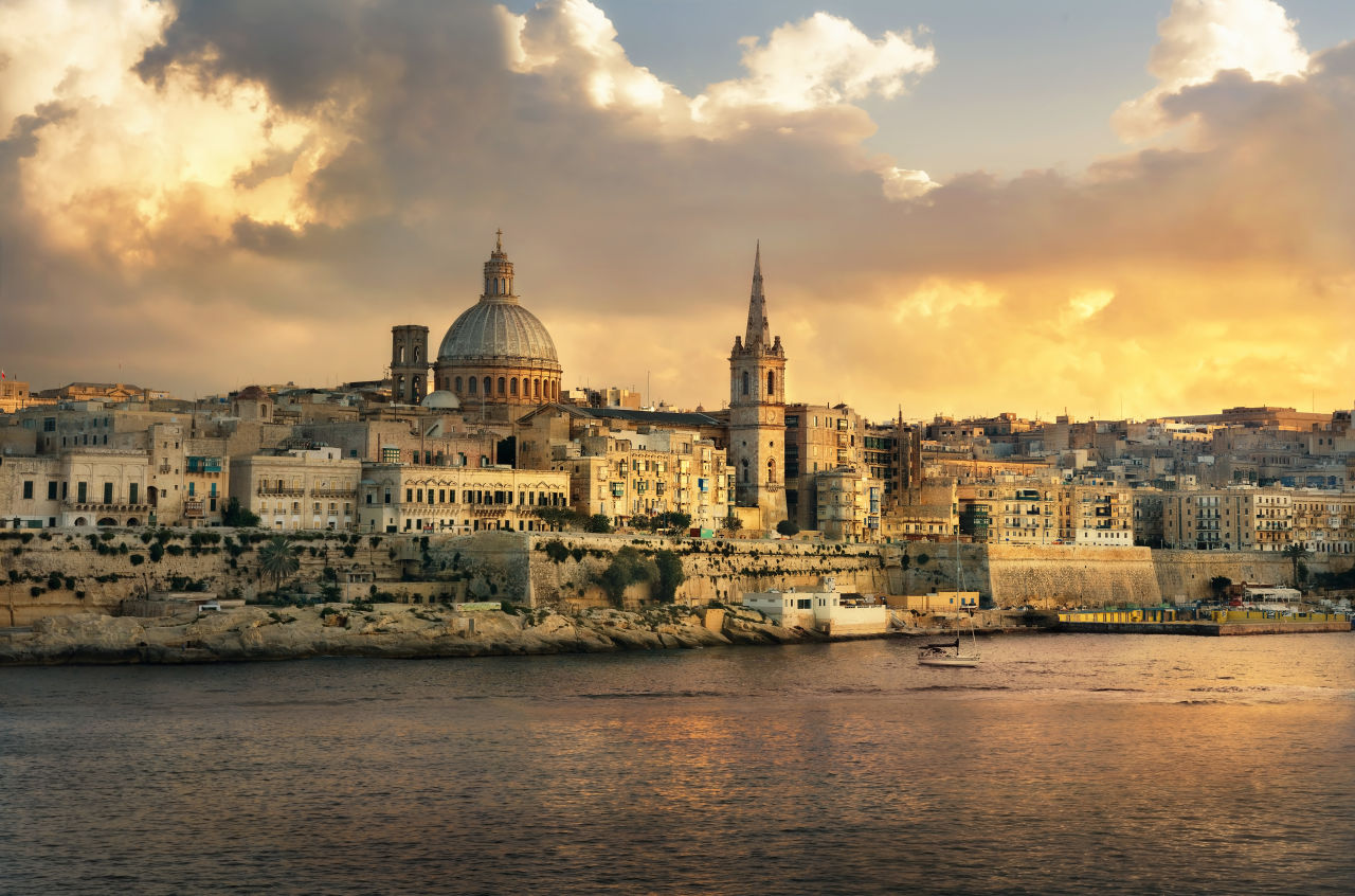 Die Skyline von Valletta bei Sonnenuntergang, Malta