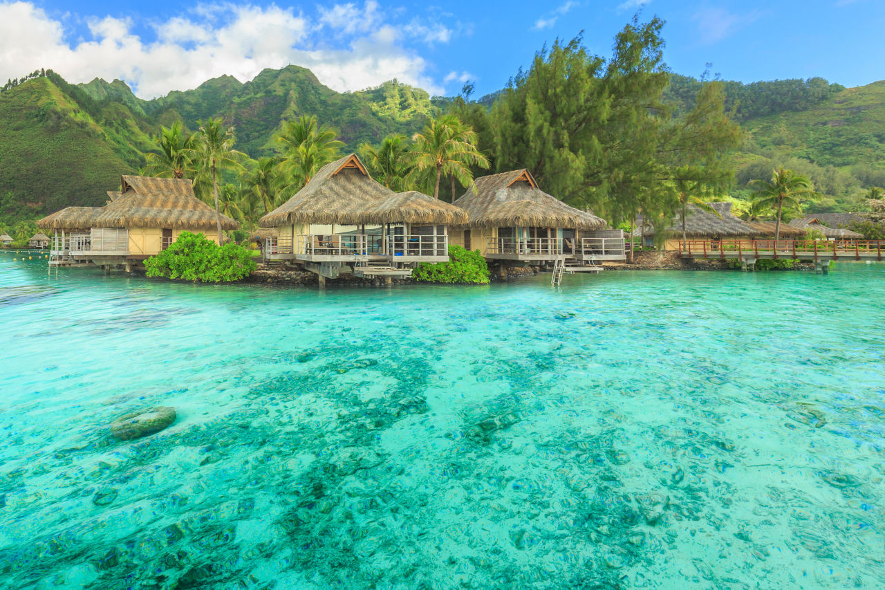 sea and resort in Moorea Island auf Tahiti PAPEETE französisch polynesien