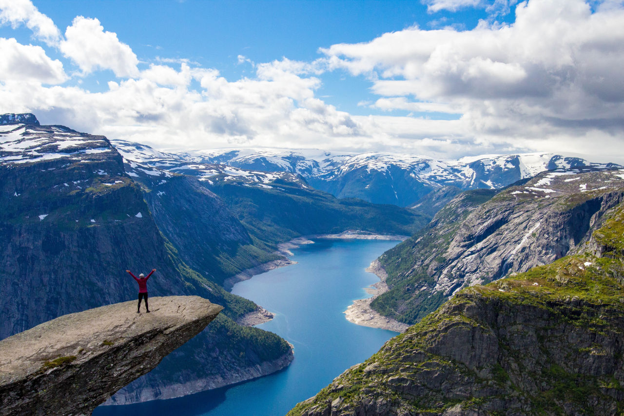 Blick von der Trolltunga in Norwegen