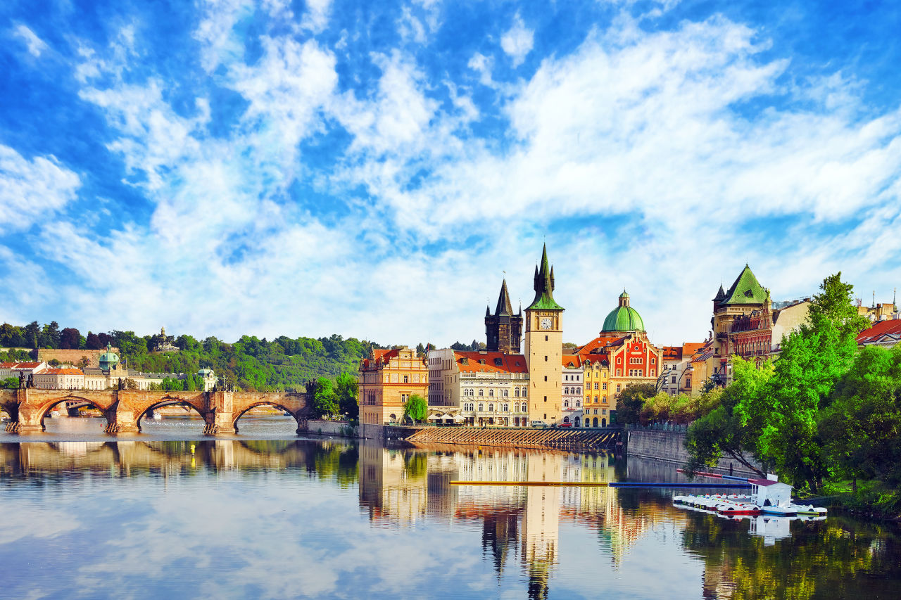 Altstadt von Prag an einem Fluss
