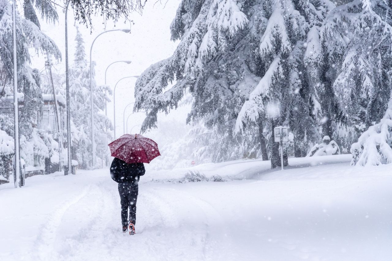 Ongoing Flight Delays and Cancellations Continue Across Major U.S. Airports