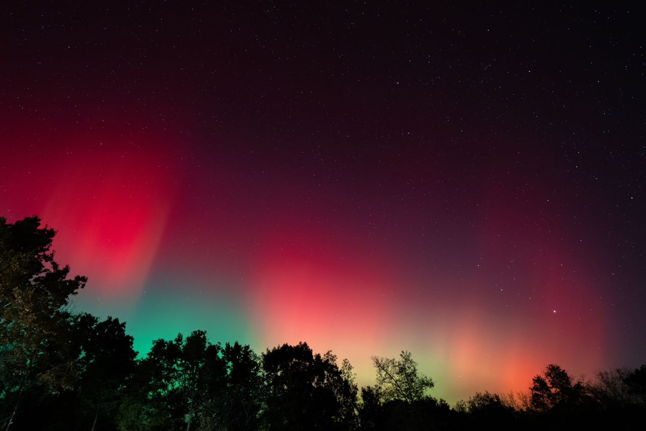 A Solar Storm Is Hitting Earth Tonight and the Northern Lights Could Be Visible Across the US