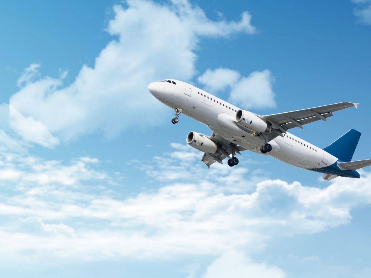 Memorial Day 2026 Travel - Busiest Days to Fly and Drive