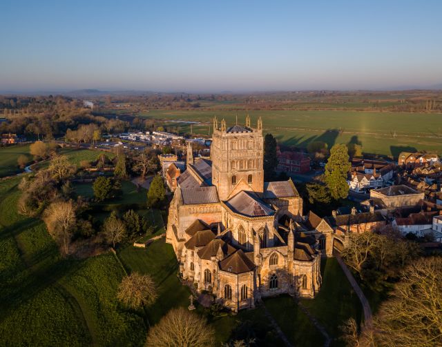 Tewkesbury Abbey, Cotswolds, Shutterstock