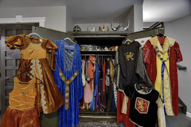 Medieval clothes