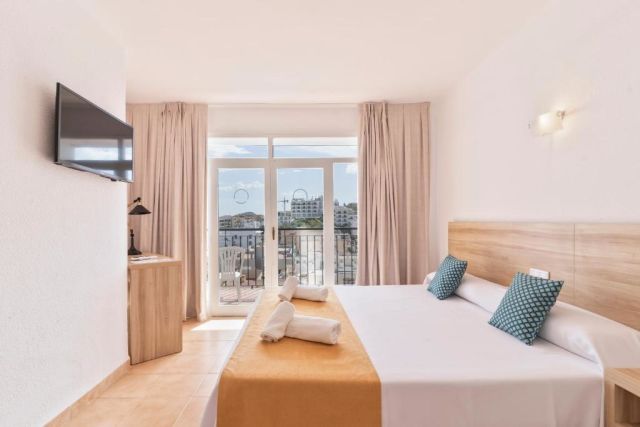 Suncoast Ibiza Hotel bedroom