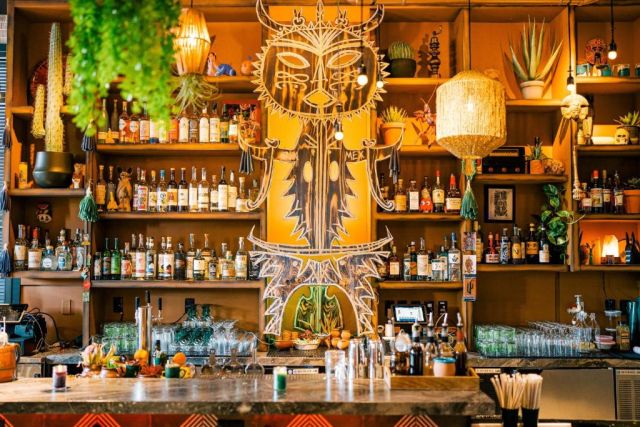 Generator Miami bar