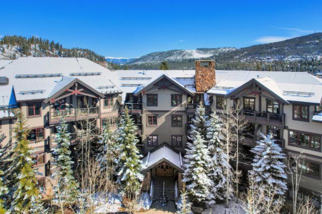 Mountain Thunder Lodge exterior