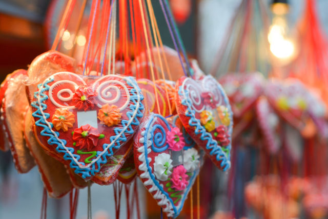 heart-shaped gingerbread cookie