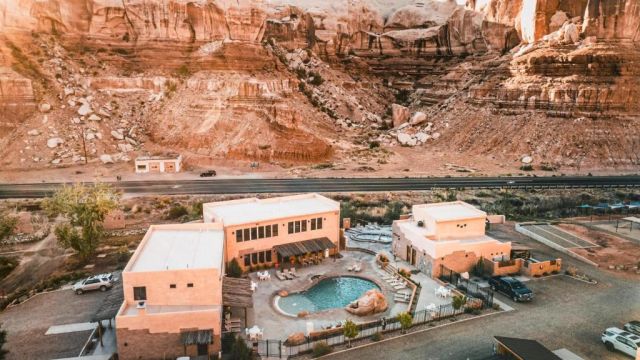 Bluff Dwellings Resort Exterior