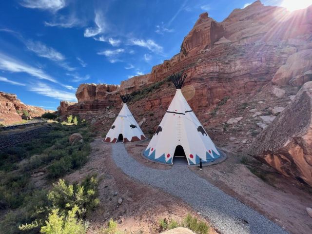 Bluff Dwellings Resort Teepees