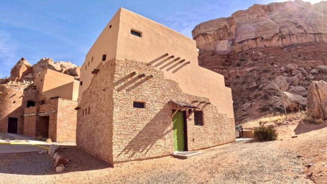 Bluff Dwellings Resort Exterior