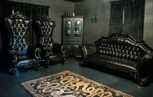 Wizard's Dark Manor Lounge