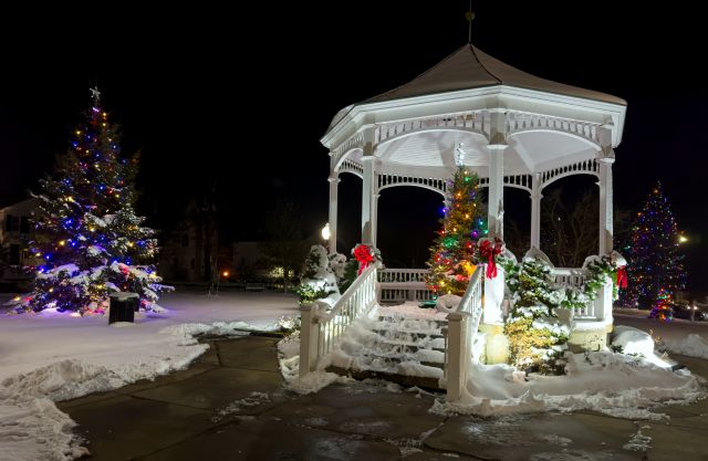 Christmas gazebo Stars Hollow