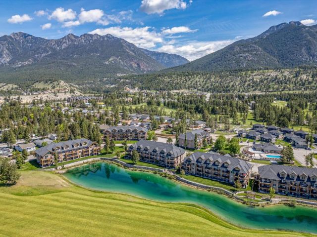 A Cozy Mountain Getaway at Bighorn Meadows Resort