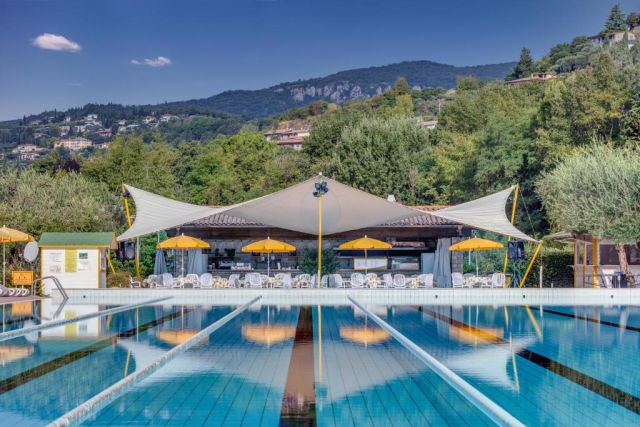 Schickes 4* Sport-Hotel mit olympischem Pool