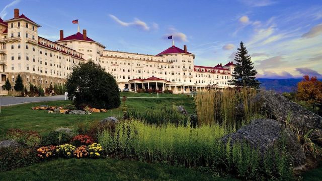 New Hampshire's Most Legendary Resort Is Also Its Most Haunted 👻