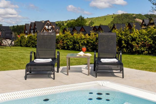 Mamy to 🎯 Dobry hotel z widokowym jacuzzi i basenami na tani letni weekend w Tatrach 🐏