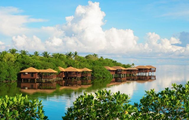 Dive Into Island Bliss at a Roatán Bungalow Hideaway