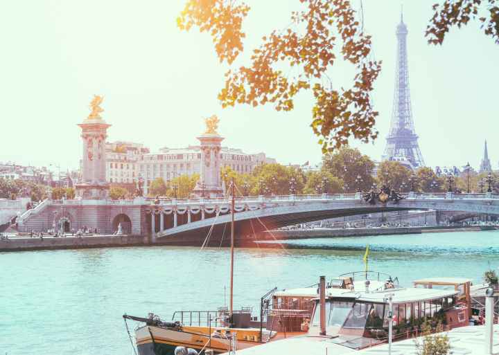 2nt stunning Paris getaway in awardwinning hotel near the Eiffel Tower