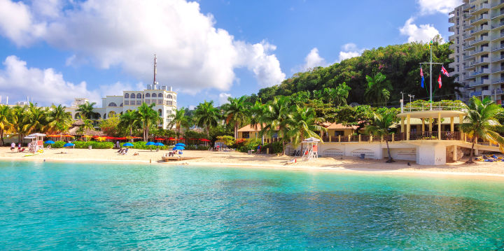 2 weeks in Jamaica for a STEAL 😎