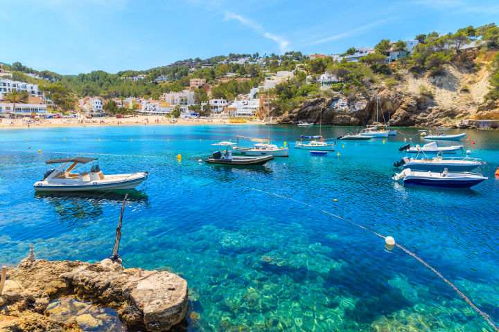 ¡TODO INCLUIDO en Ibiza a 2 minutos de la playa! 🐟