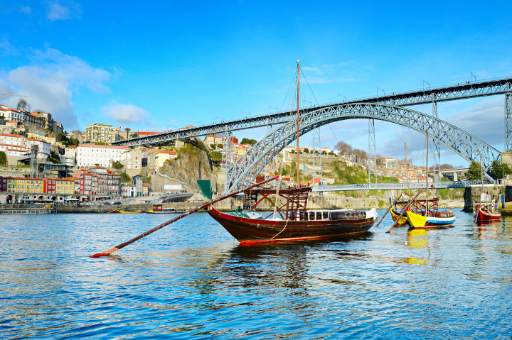 🍷 Fin de Semana en Oporto: Oferta con Vuelo y Hotel