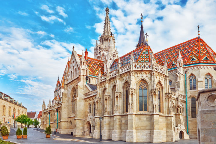 Budapest date night: flights, 4★ hotel and unlimited-drinks river cruise from £92pp
