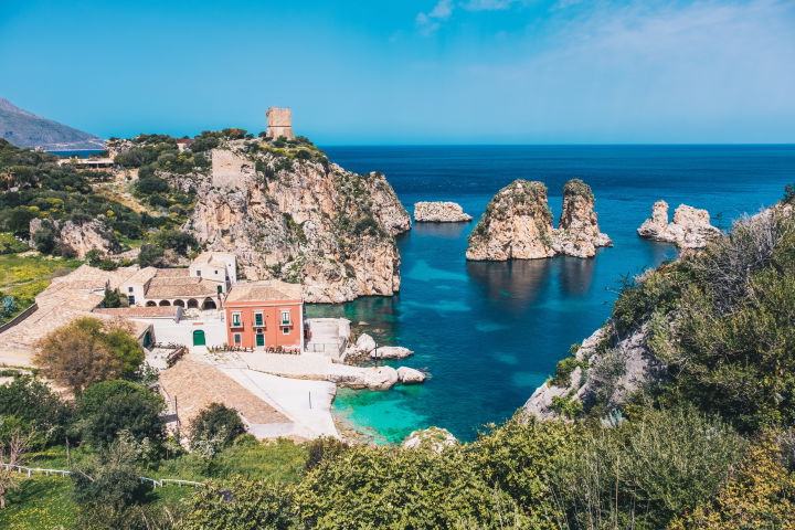 Last-minute weekend getaway in Sicily for a family of four 🇮🇹🌊