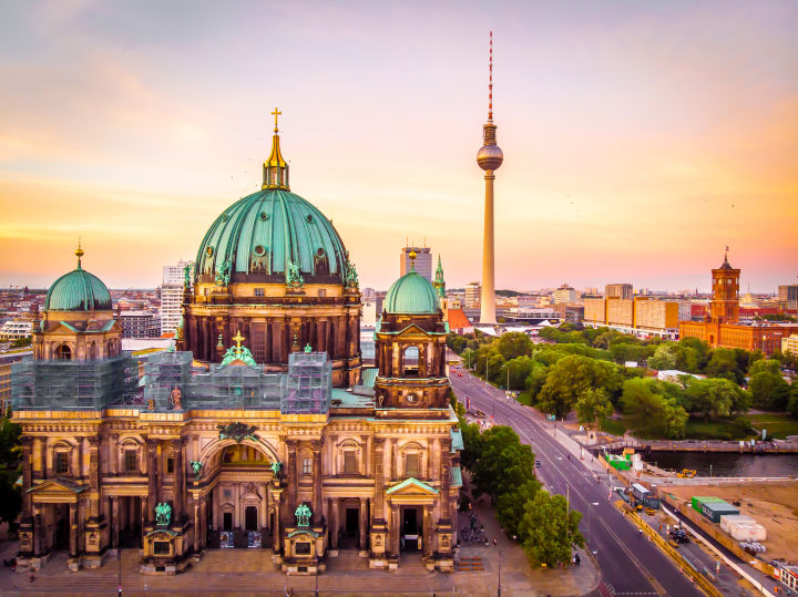 CHEAP Berlin break 4⭐️ city centre hotel & flights