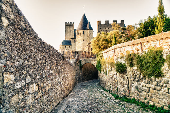 2-night break to medieval Carcassonne for a steal ๐ท๐ฐ