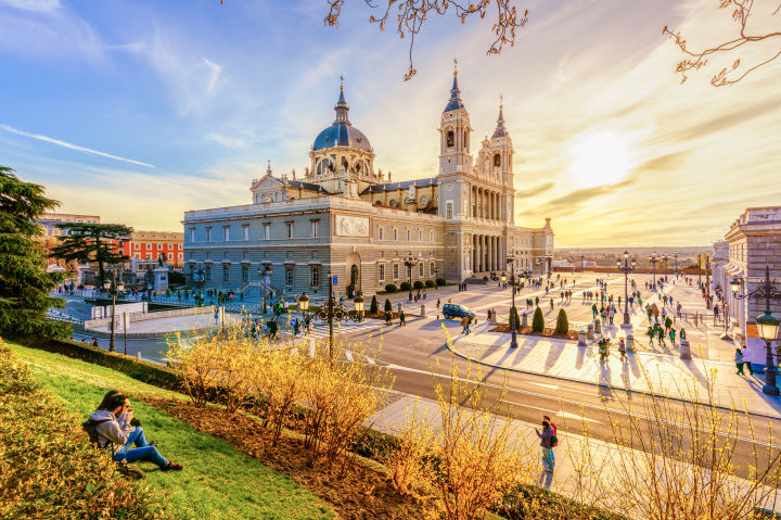 Madrid for CHEAP!  Flights + hotel for under £130 