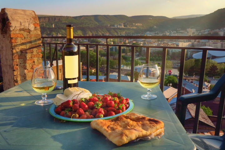 🇬🇪 Explore Georgia’s Offbeat Euro Path: Lush Mountains, ⛰️ Ancient ...