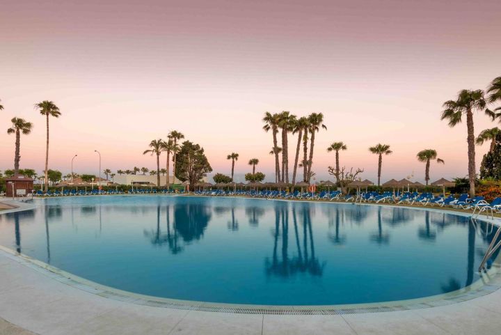 Hotel 4 Estrellas a Pie de Playa en Islantilla