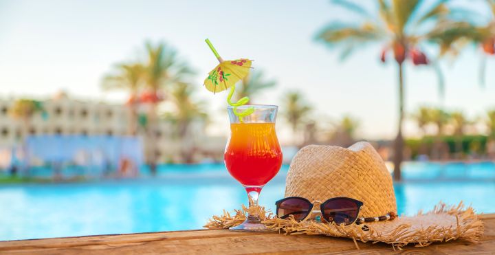 Hoteles con Media Pensión: Ofertas y Reservas