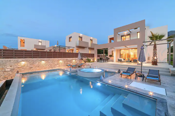 Kreta: Villa mit beheiztem Pool 🏊🏻‍♂️ | Urlaubspiraten
