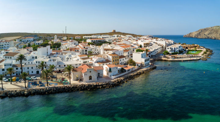 ⛱️ Vacaciones en Menorca: Ofertas para Familias y Grupos