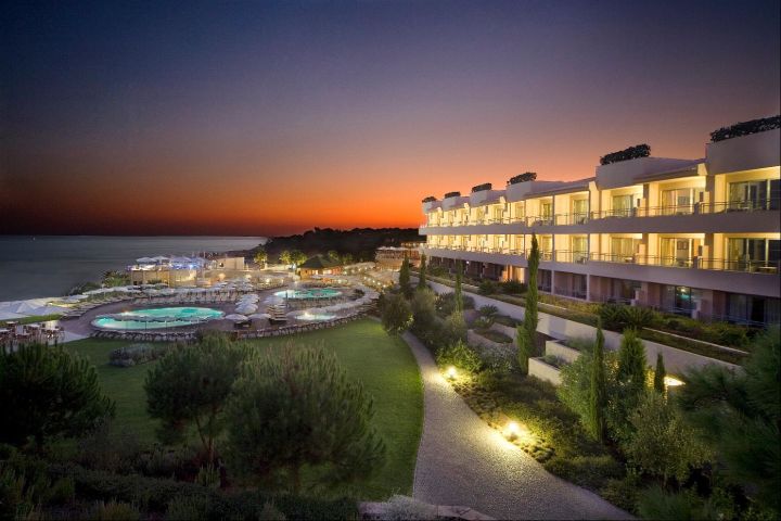 Long weekend away? Check out this STUNNING 5⭐️ Algarve resort 😍 - Vimarsana News