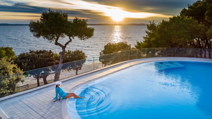 Cracking Croatia deal 🌴🏖️🌊 Enjoy 7 nights at a 4⭐ hotel on a half-board basis, plus ✈️ - Vimarsana News