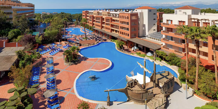 Costa Dorada 4* con Media Pensión ¡2 noches! 😎🌊 