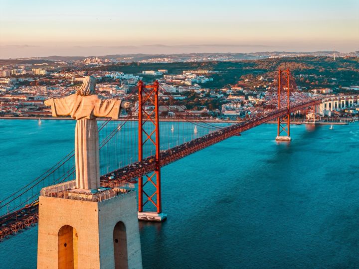 🧡 Viaje a Lisboa con Desayuno Incluido