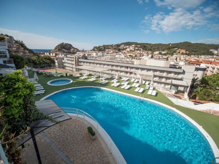 Hotel 4* en la Costa Brava a 200m de la playa ☀️🫶🏻