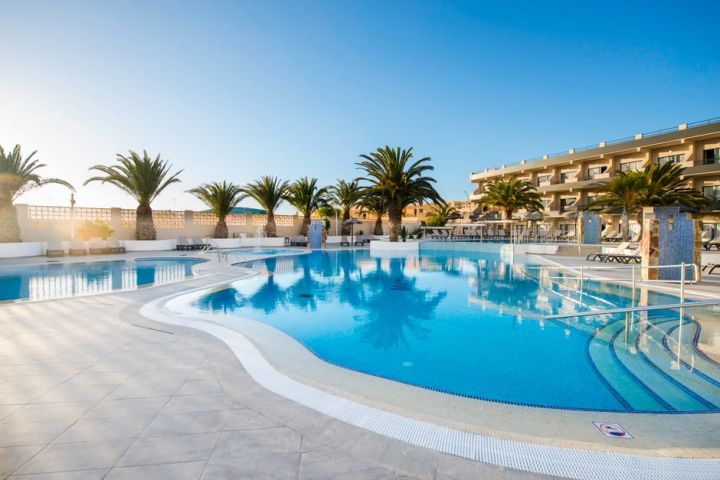 Adults-only Fuerteventura holiday in 4⭐️ hotel with spa & breakfast
