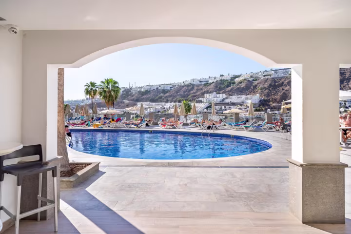 Dreamy summer family week in Gran Canaria for a tiny price ️