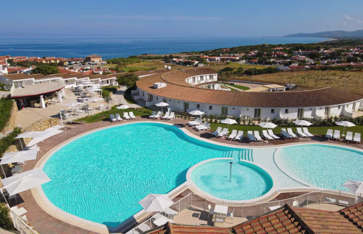 Sunshine steal ☀️ 4-night 4⭐ escape with ✈️?