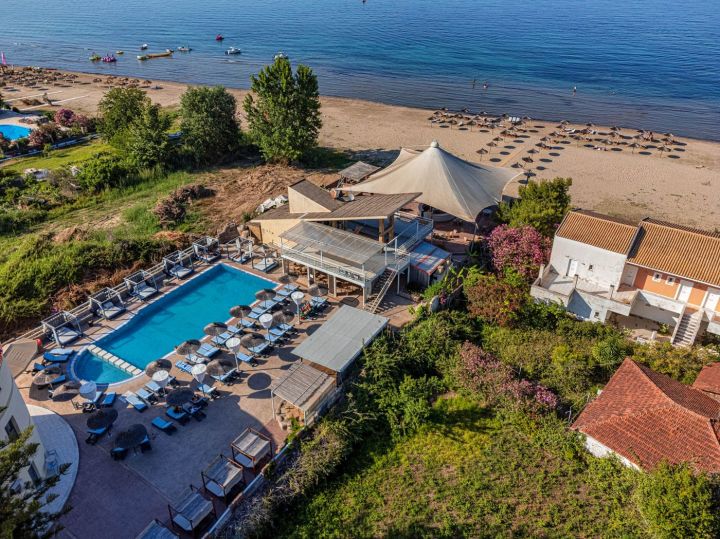Lush adults-only Corfu hol at beachfront hotel ️? — GLOBAL — ERYU PROJECT