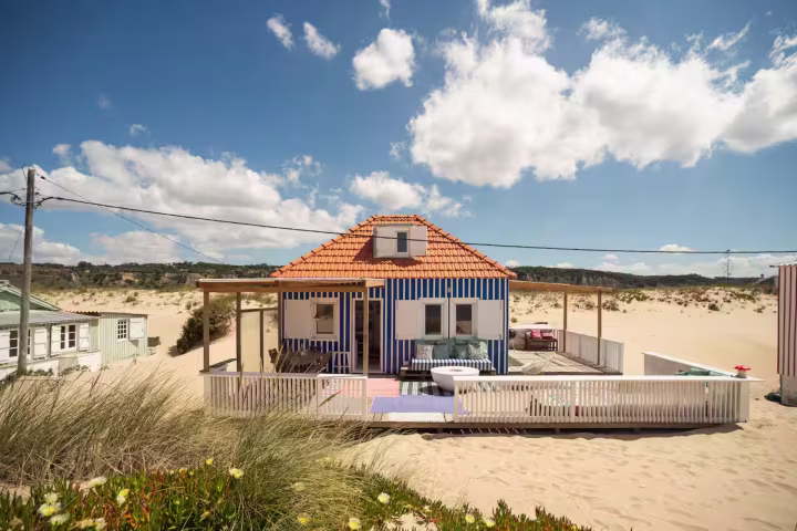 Cabaña de lujo sobre la arena en Costa da Caparica