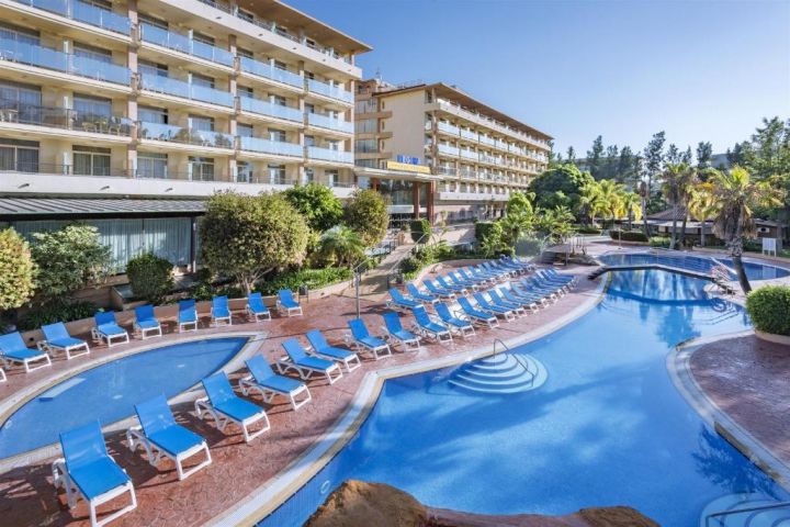 Escapada 4* a Salou con Pensión Completa y entrada a Aquopolis