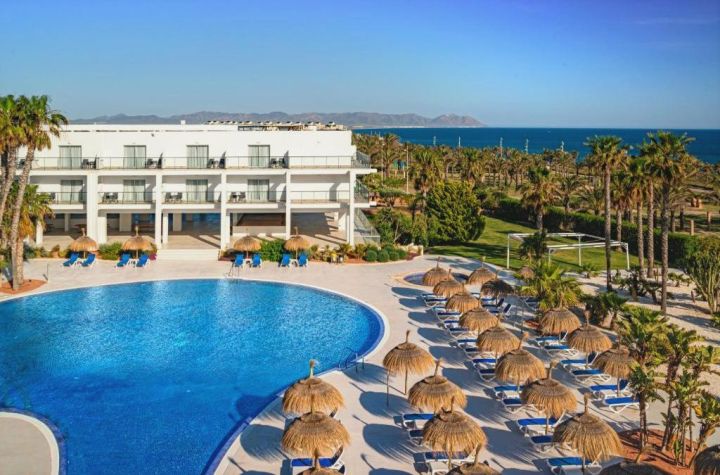 Hotel 4* con desayunos y toboganes en Almería 2 noches